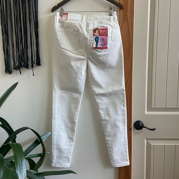 🔸 Butt I Love You 🔸 white skinny jeans - Picture 3 of 9